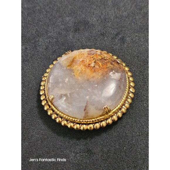 Vintage Gold-Plated Round Brooch With Translucent Agate Center - Picture 7 of 9